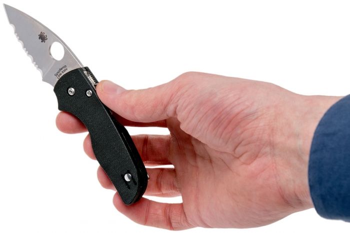 Нож складной Lil' Native - Spyderco 230GS, сталь Crucible CPM® S30V™ Satin Serrated, рукоять стеклотекстолит G10, чёрный